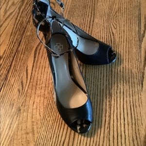 Ann Taylor black with leopard print accent heels size 9.5